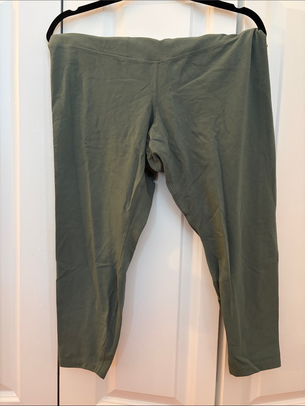 Old Navy Active Powerchill Extra High Rise Leggings in Olive